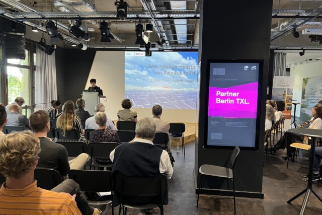 Bezirksbürgermeisterin Emine Demirbüken-Wegner bei der Reinickendorfer Solarkonferenz 2023